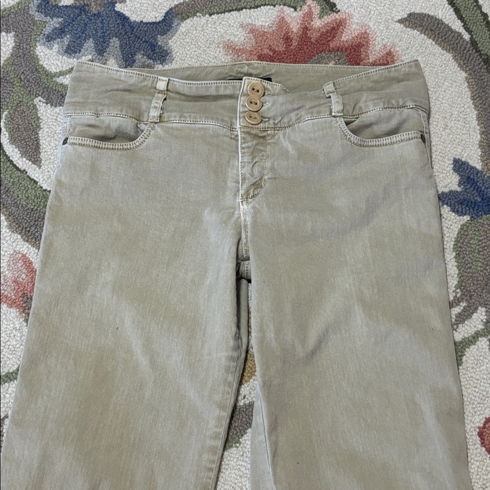 Sanctuary Women's Flared low rise Tan Jeans, size 30 - Picture 2 of 11